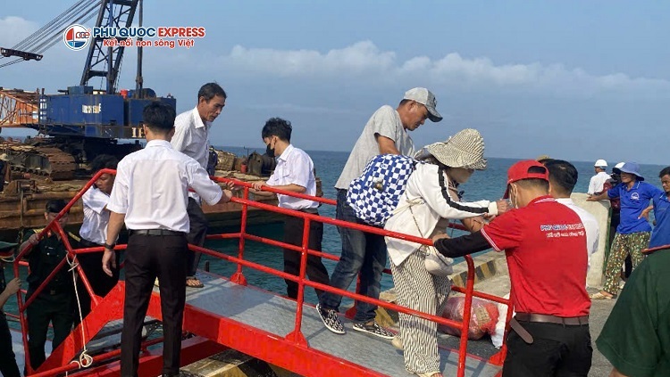 Giá Vé Tàu Sa Kỳ - Lý Sơn 2026 (Tàu Phú Quốc Express 5 sao)